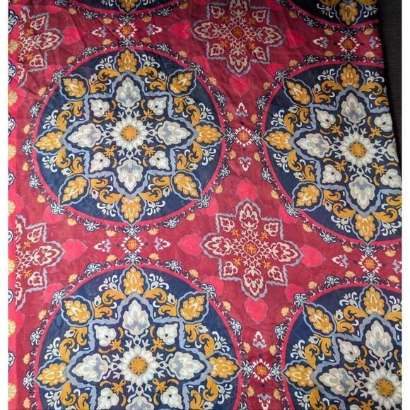 Huge Mandala Pattern Scarf - Picture 5 of 6
